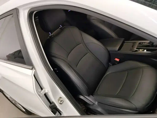 Roewe i5 — Фото автомобиля 24