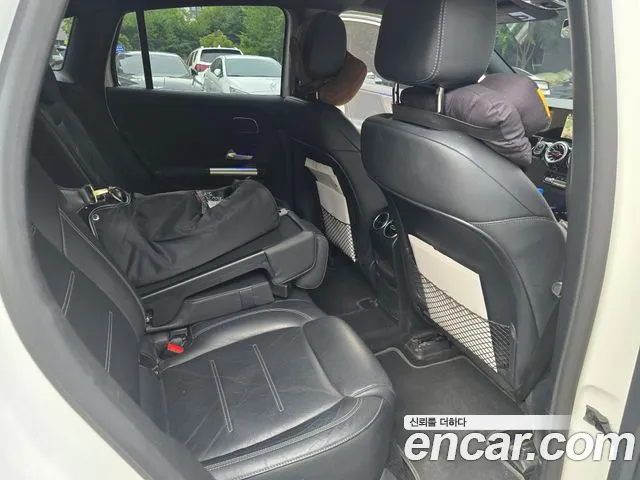 Mercedes-Benz EQA — Фото автомобиля 13