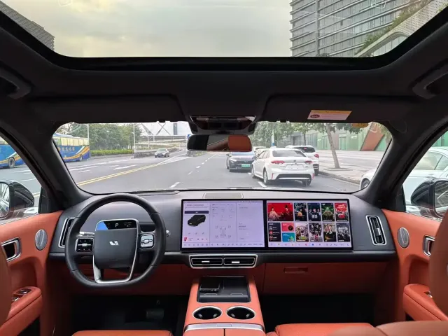 Li Auto L8 — Фото автомобиля 19