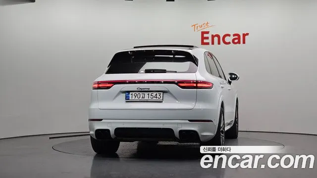 Porsche Cayenne — Фото автомобиля 4