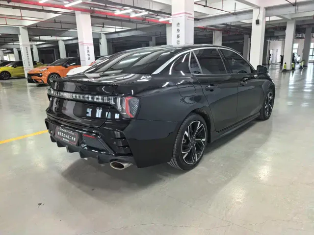 Lynk & Co 03 — Фото автомобиля 14