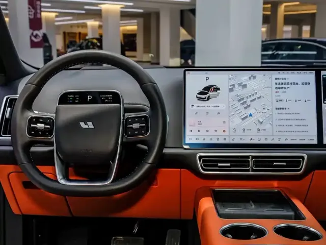 Li Auto L9 — Фото автомобиля 26