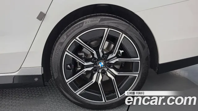 BMW 7-Series 7 серия (G70) 740i xDrive M Sport Limited — Фото автомобиля 18