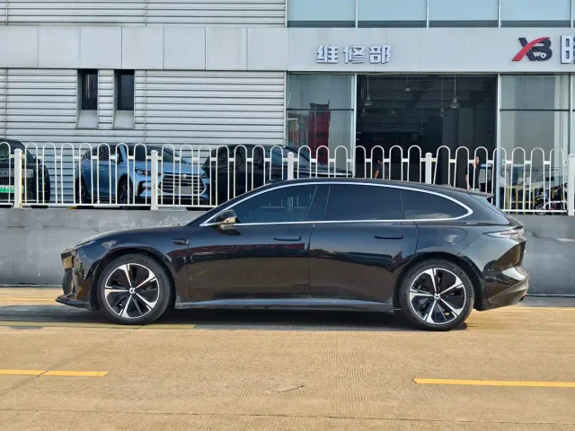 Nio ET5 Touring — Фото автомобиля 4