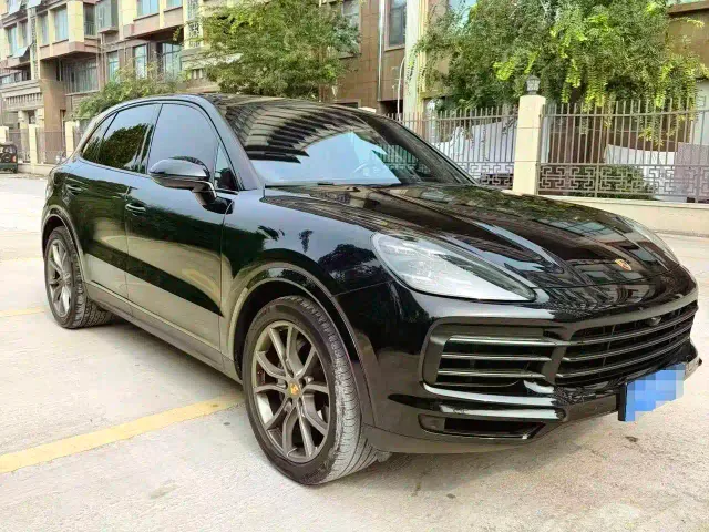 Porsche Cayenne — Фото автомобиля 3