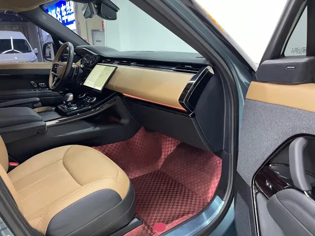 Land Rover Range Rover Sport — Фото автомобиля 13