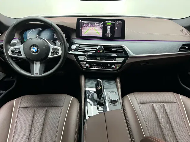 BMW 5 Series — Фото автомобиля 12