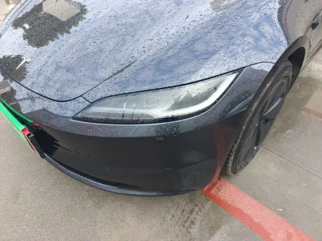 Tesla Model 3 — Фото автомобиля 23