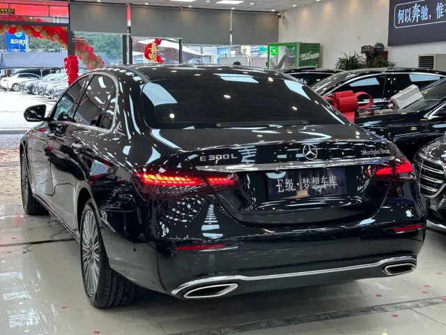 Mercedes-Benz E-Class — Фото автомобиля 6
