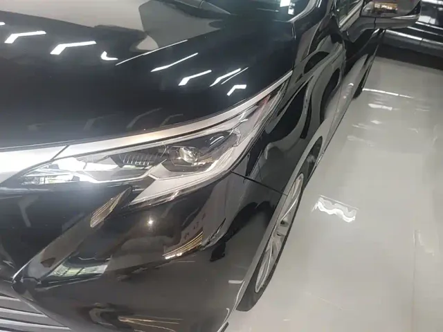 Toyota Sienna — Фото автомобиля 23