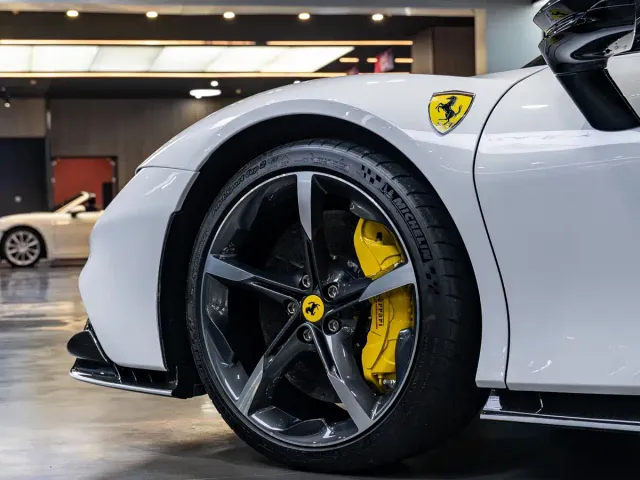 Ferrari SF90 — Фото автомобиля 8