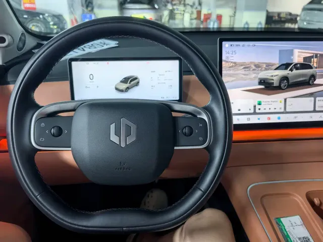 Leapmotor C10 — Фото автомобиля 14