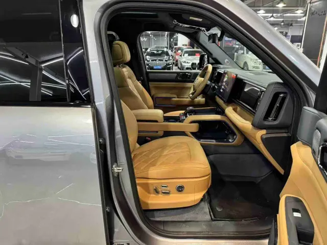 BYD FangChengBao Leopard 5 — Фото автомобиля 10
