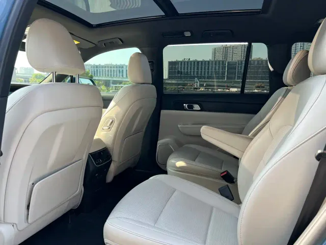 Li Auto ONE — Фото автомобиля 8