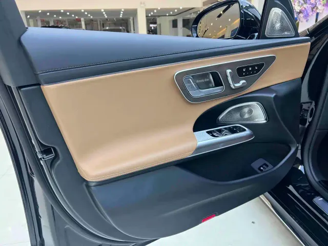 Mercedes-Benz E-Class — Фото автомобиля 20