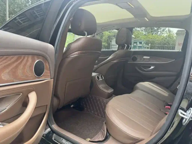 Mercedes-Benz E-Class — Фото автомобиля 7
