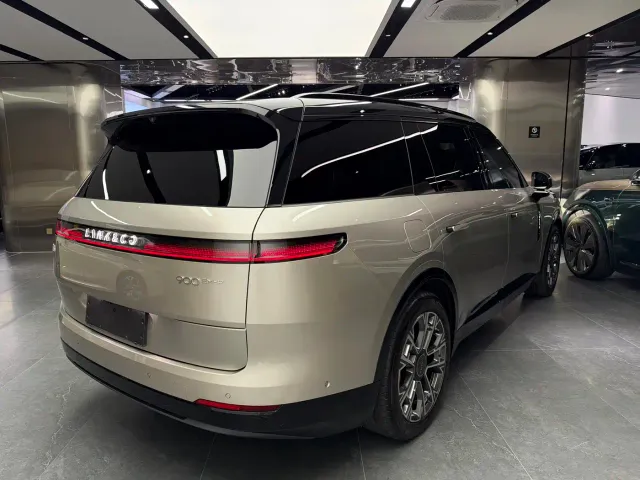 Lynk & Co 900 — Фото автомобиля 14