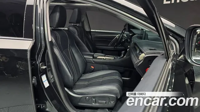 Lexus RX — Фото автомобиля 10