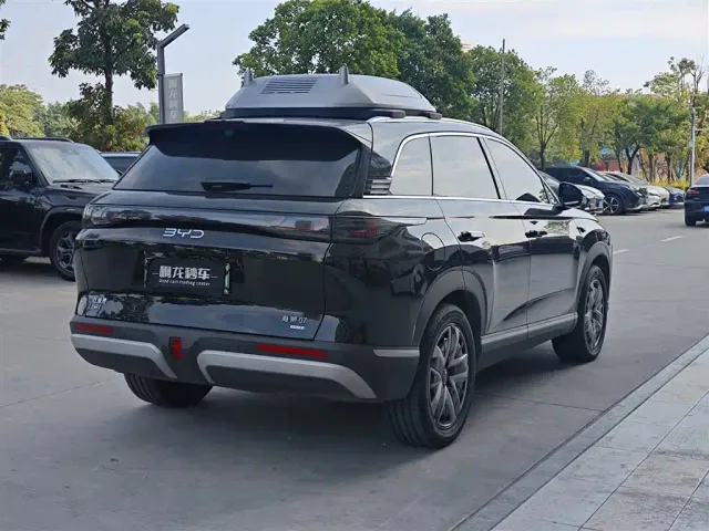 BYD Hai Shi 07 DM-i — Фото автомобиля 9