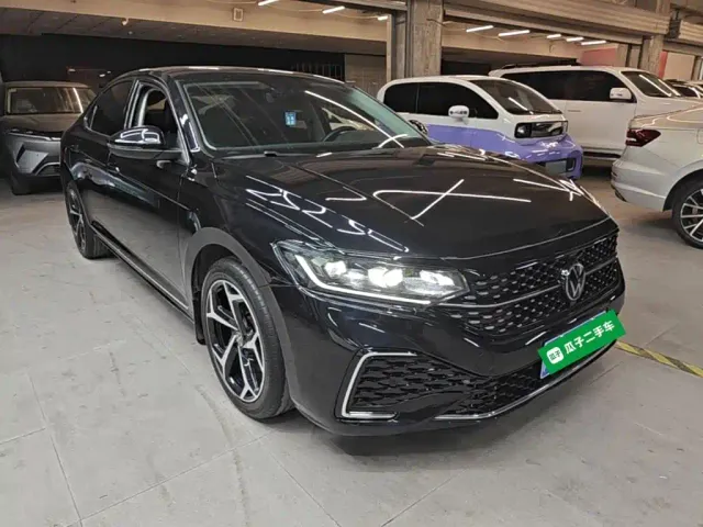 Volkswagen Passat 2023 Facelift 330TSI Starlight Elite Edition — Фото автомобиля 3