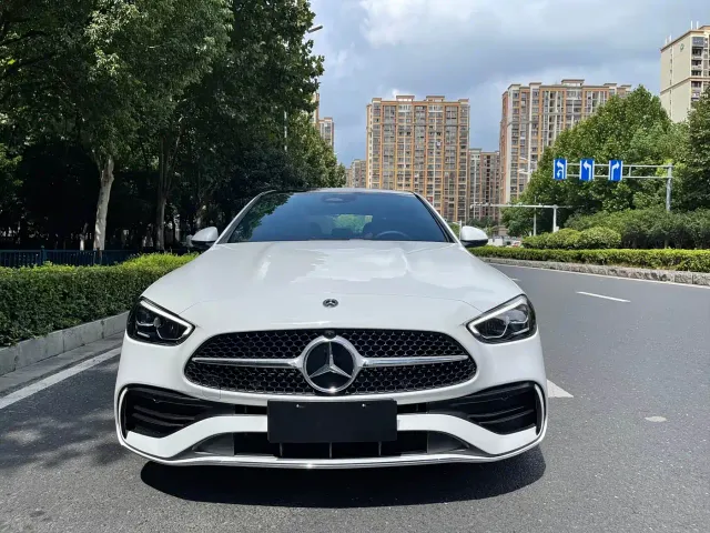 Фотография автомобиля — Mercedes-Benz C-Class