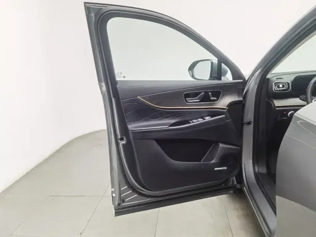 Chery Tiggo 9 — Фото автомобиля 8