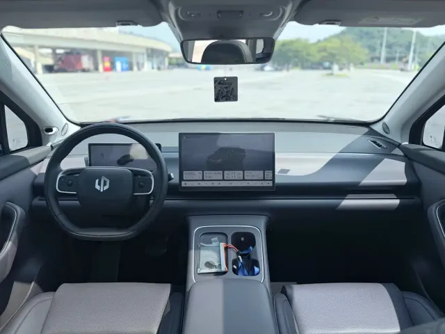 Leapmotor C10 — Фото автомобиля 9