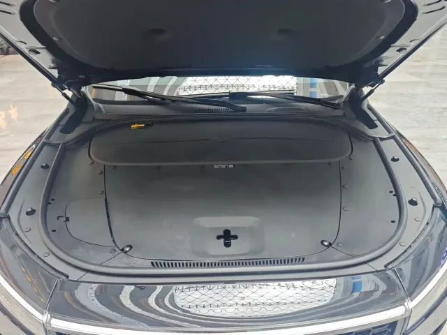 Li Auto ONE — Фото автомобиля 16