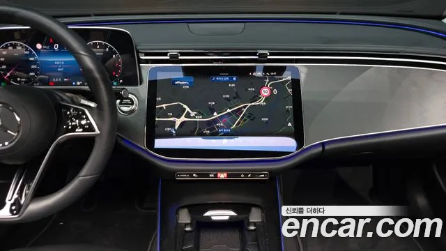 Mercedes-Benz E-Class — Фото автомобиля 12