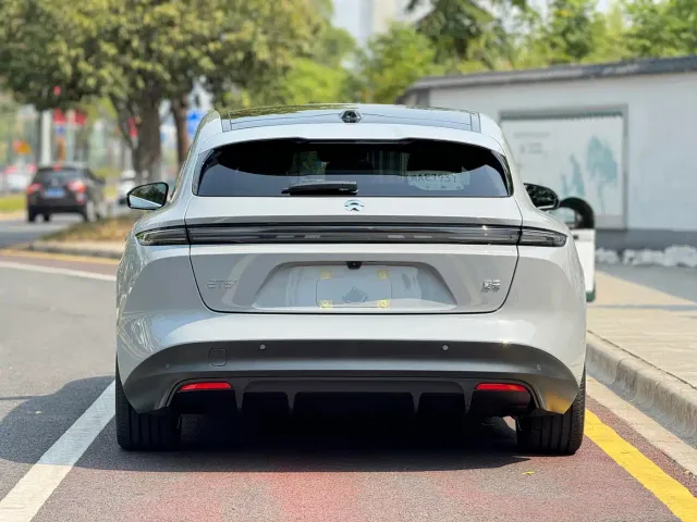 Nio ET5 Touring — Фото автомобиля 5
