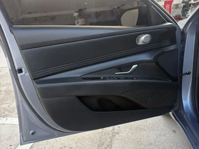 Hyundai Elantra — Фото автомобиля 9