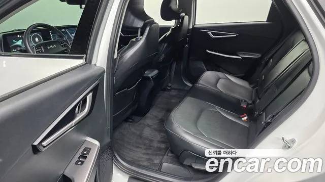 Kia EV6 — Фото автомобиля 18
