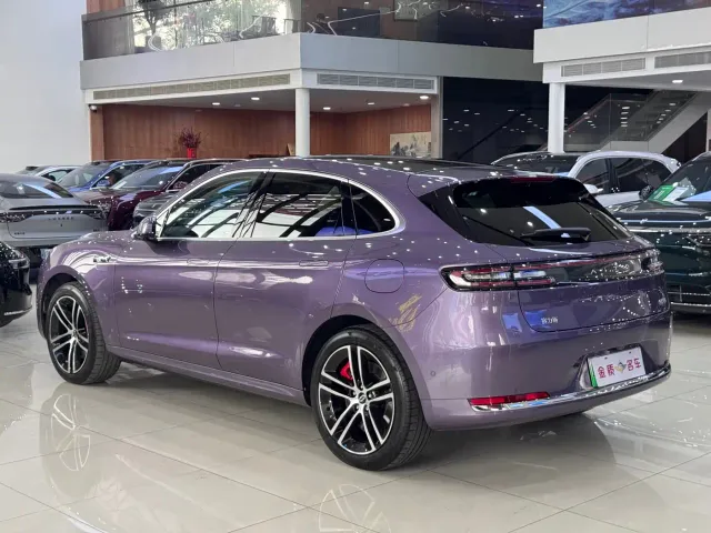 Aito M5 — Фото автомобиля 15