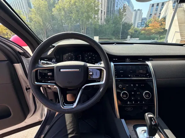 Land Rover Discovery Sport — Фото автомобиля 12