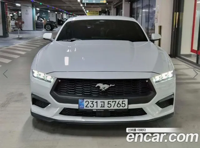 Ford Mustang — Фото автомобиля 2