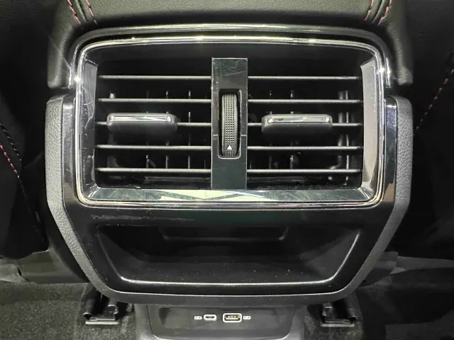 Skoda Karoq — Фото автомобиля 14