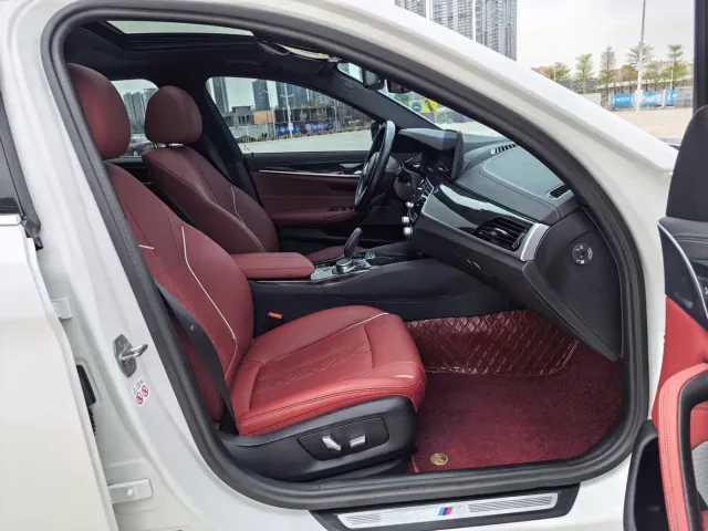 BMW 5 Series — Фото автомобиля 6