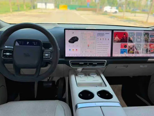 Li Auto L8 — Фото автомобиля 3