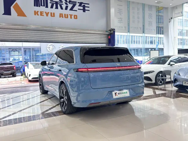 Li Auto L7 — Фото автомобиля 13