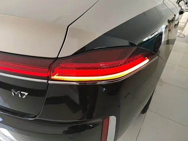 Roewe M7 DMH — Фото автомобиля 7