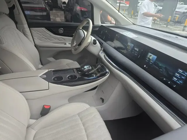 Forthing Xinghai V9 — Фото автомобиля 3