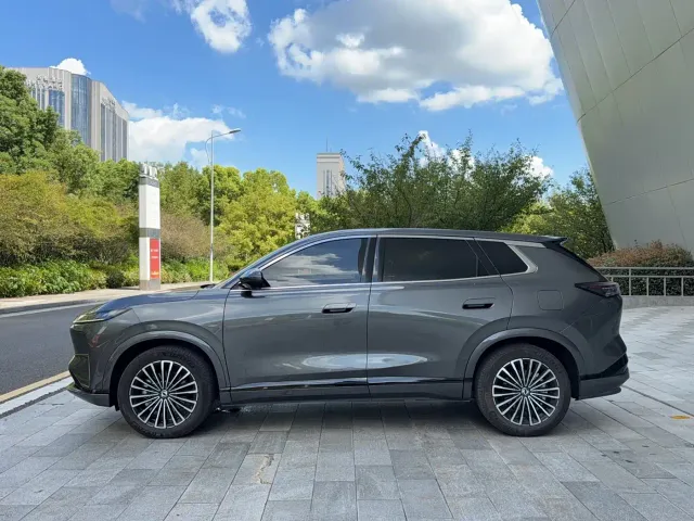Dongfeng Aeolus L8 — Фото автомобиля 6