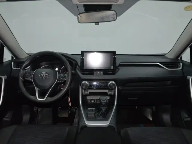 Toyota RAV4 — Фото автомобиля 10