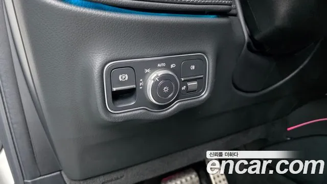Mercedes-Benz G-Class — Фото автомобиля 17