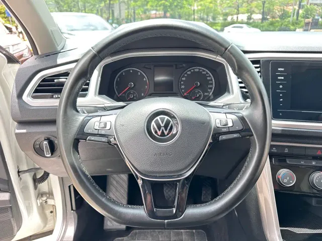 Volkswagen T-Roc — Фото автомобиля 16