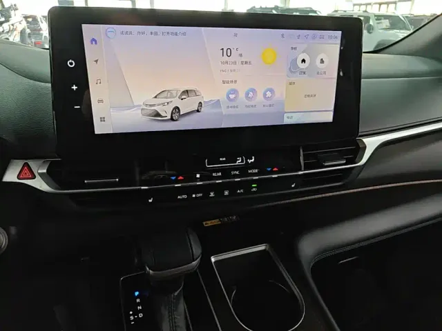 Toyota Granvia — Фото автомобиля 12