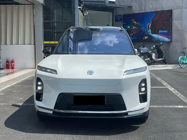 Nio ES8 — Фото автомобиля 3