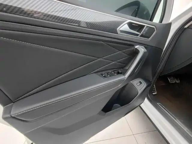 Volkswagen Tiguan L — Фото автомобиля 11