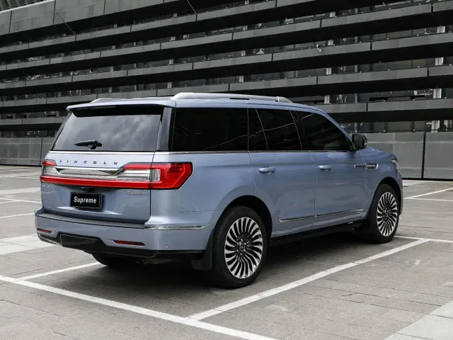 Lincoln Navigator — Фото автомобиля 17