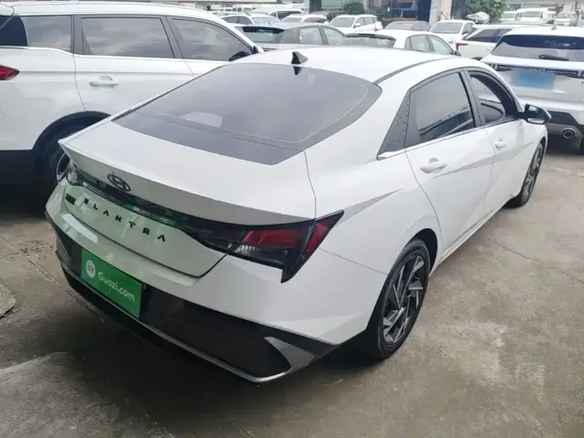 Hyundai Elantra 2023 1.5L CVT GLX Elite Edition — Фото автомобиля 6
